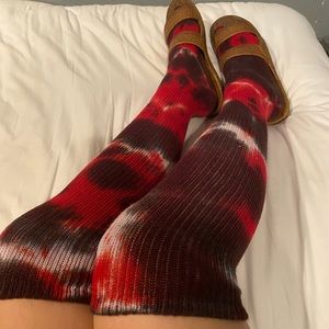 Red tie-dye knee socks🧦